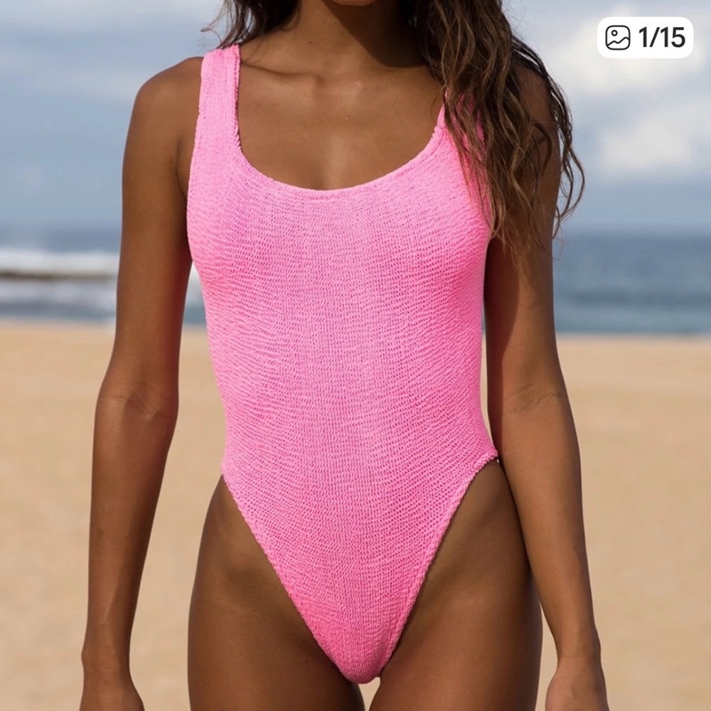 NWT Hunza G Square Neck swimsuit one size in bubblegum
